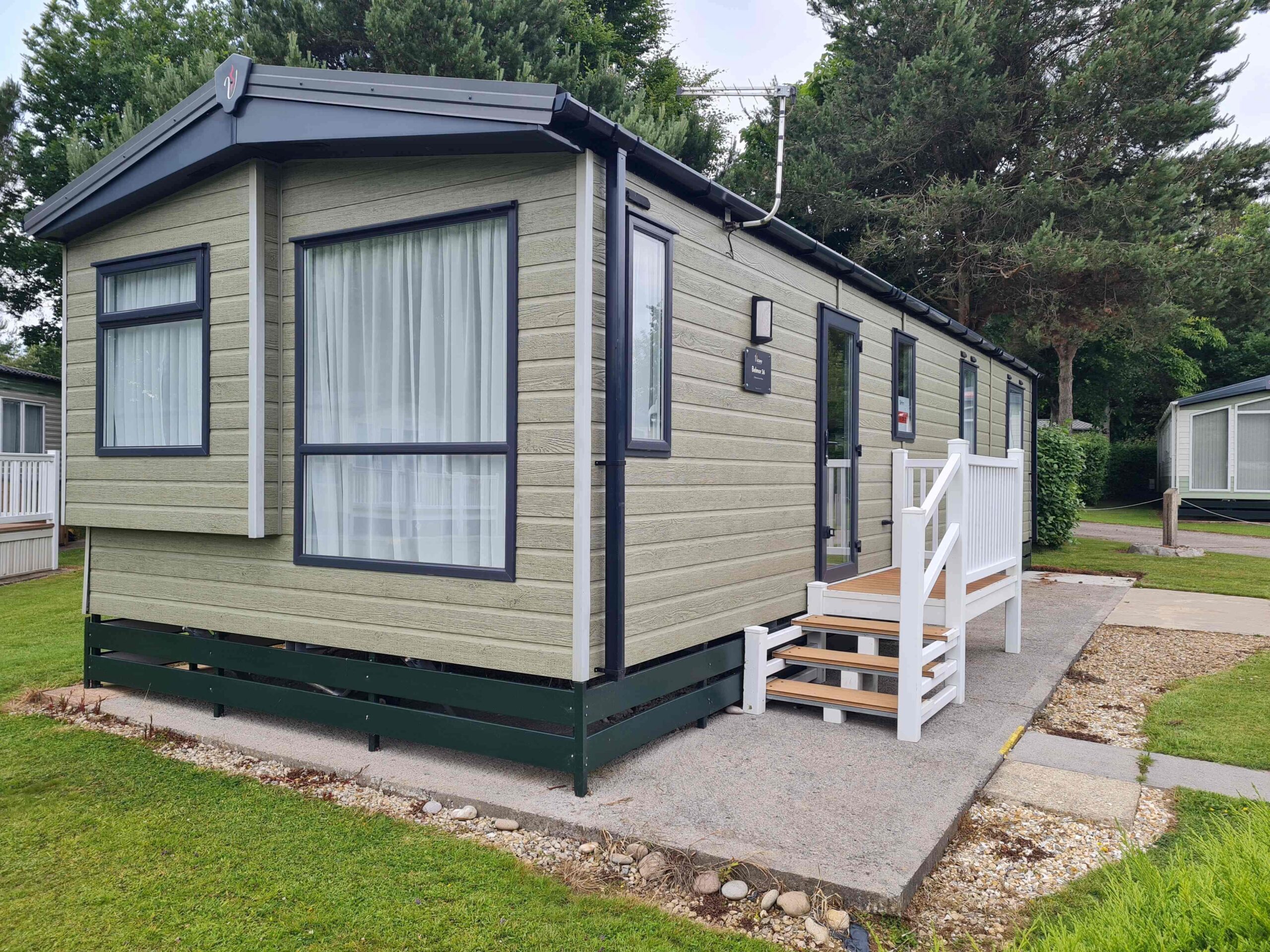 27 Oak Grove 2018 Victory Belmor 36′ x 12′ 2 bedrooms